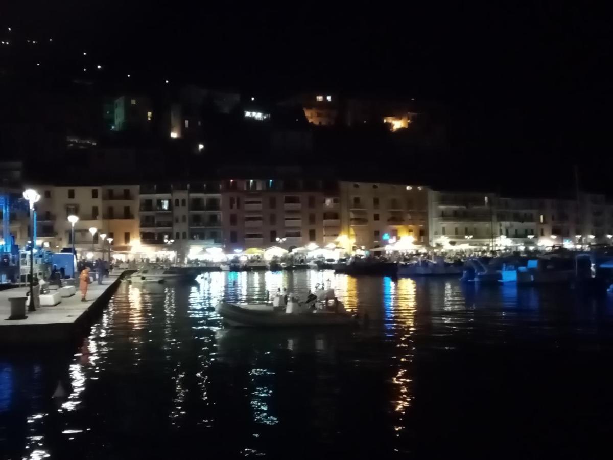 Laetitia Apartment Porto Santo Stefano  Bagian luar foto